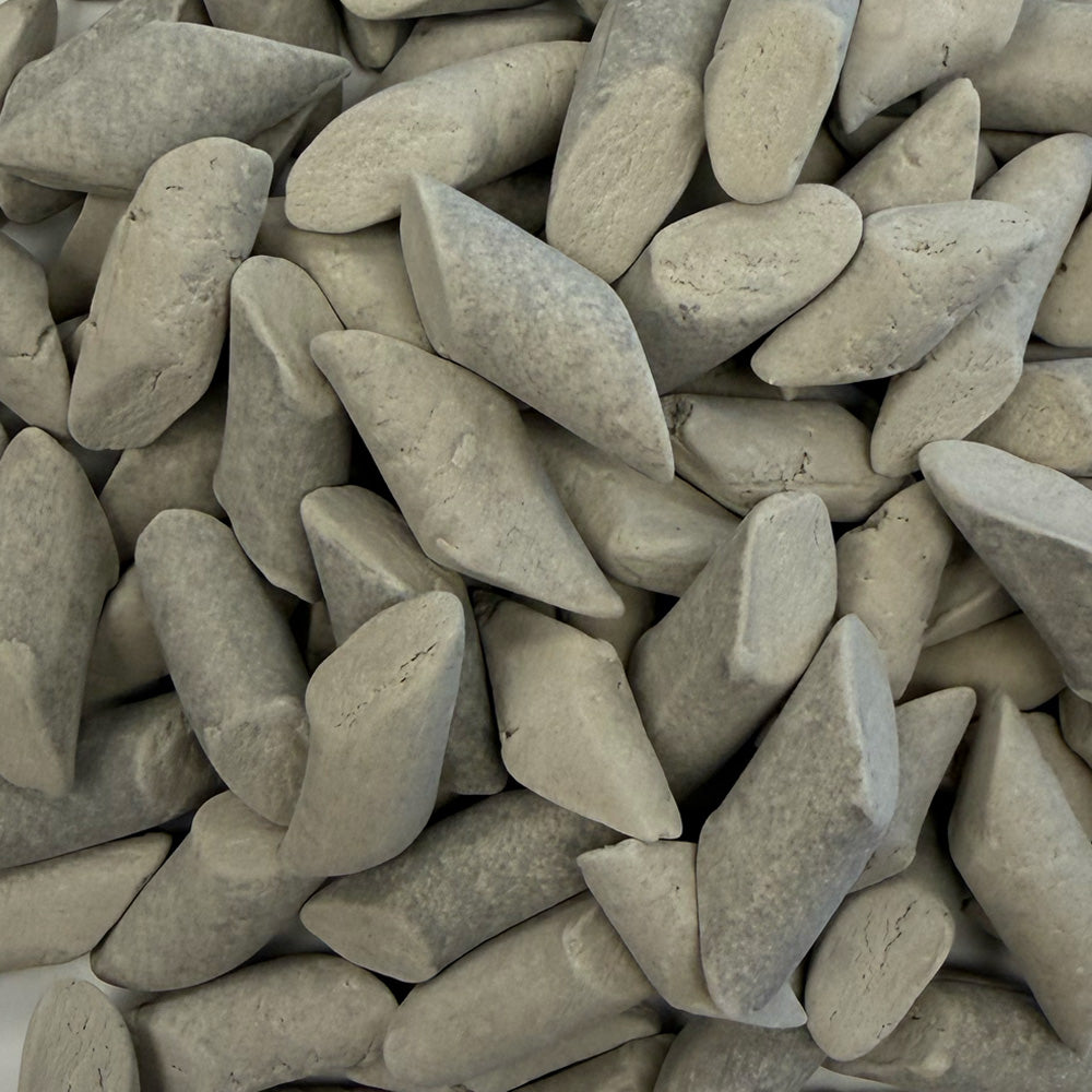 Close-up of EF-0900 ACC 01 Eco-Flex™ dry tumbling media