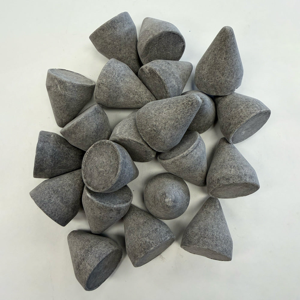 Small pile EF-1000 CN 01 Eco-Flex™ cone-shaped dry tumbling media