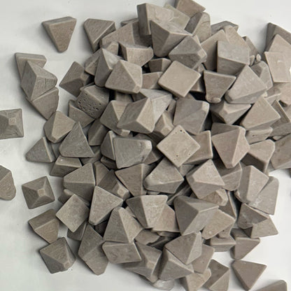R-1000 HD PYR 05 Plastic/Ceramic Hybrid Media, 3/8" x 3/8" Pyramid